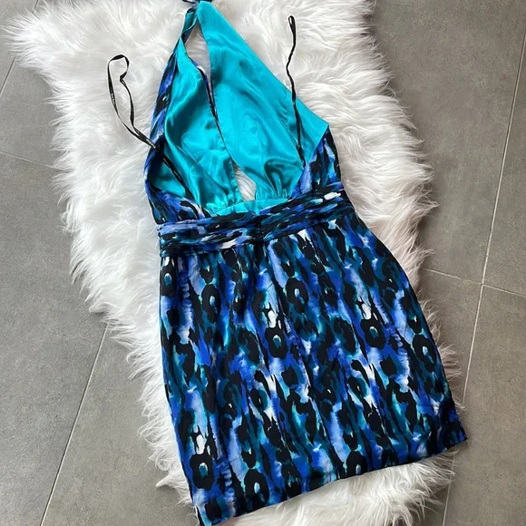 Bebe Blue Turquoise Leopard Halter Mini Dress. Zip up back. Size small - Picture 5 of 8